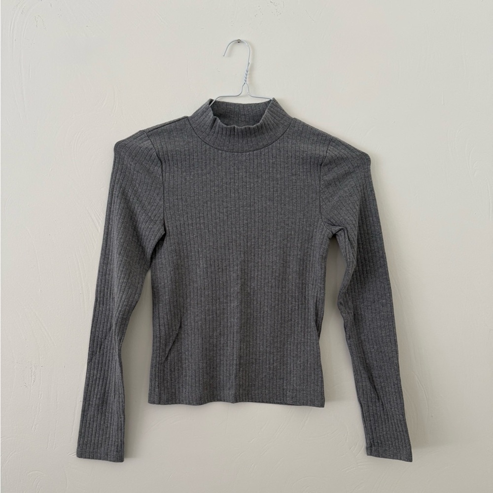 Gap Gray Ribbed Turtleneck Top S